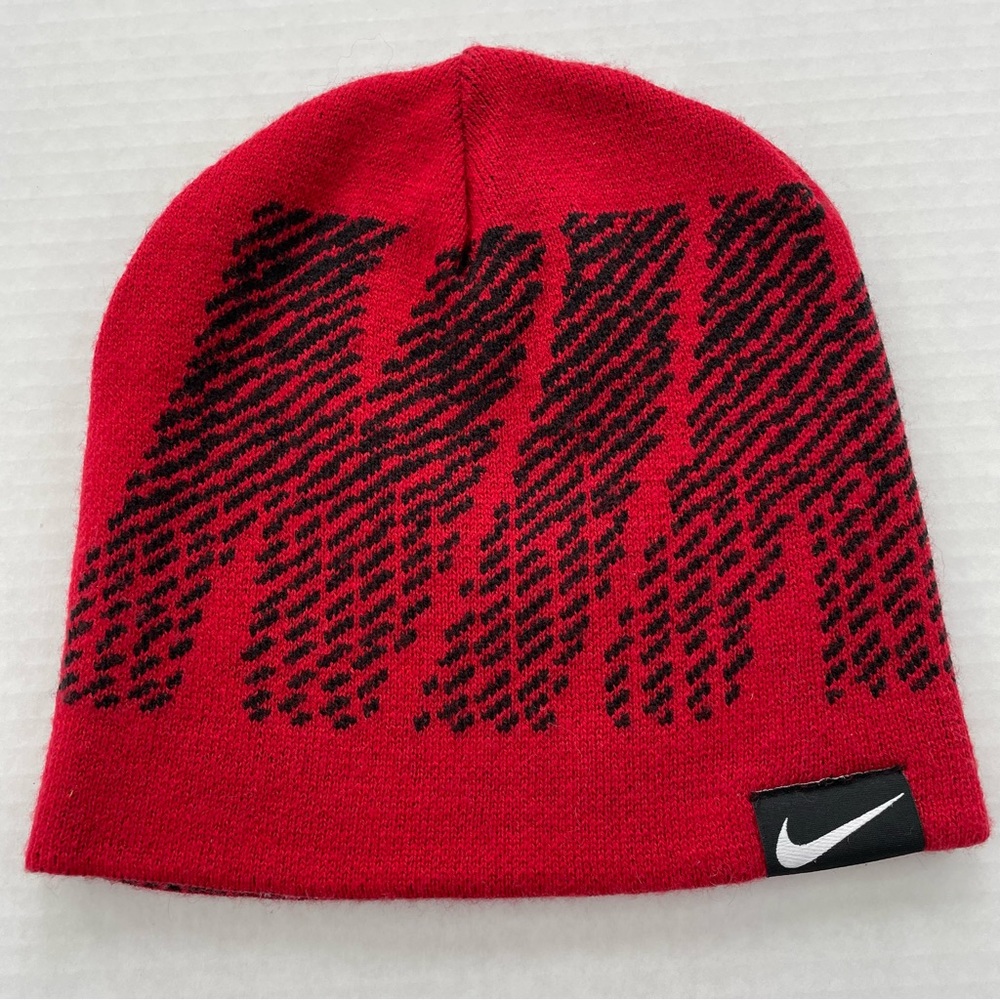 NIKE Boys Youth Knit Cap Hat OS Red W/ Black Spell Out Swoosh Winter Beanie